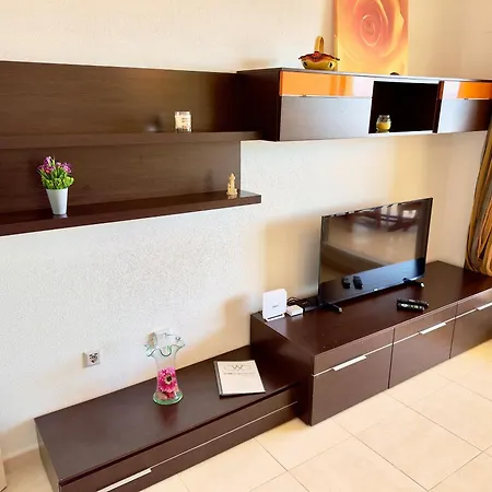 Apartment Apolo17 E37, 3